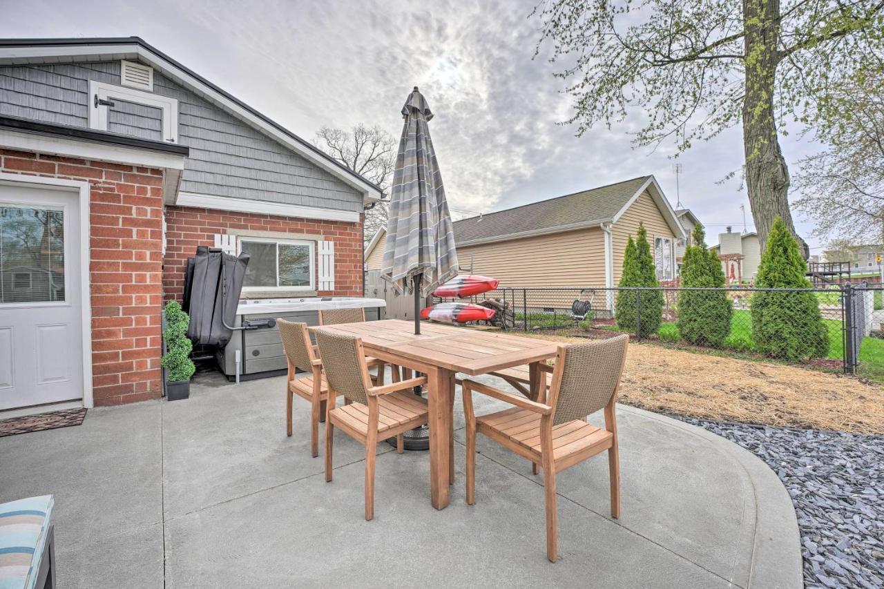 Waterfront Syracuse Home With Patio And Fire Pit! ภายนอก รูปภาพ